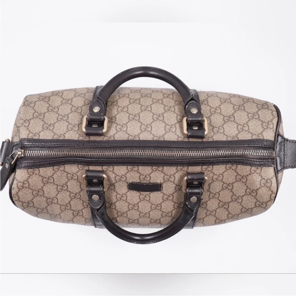 Gucci- Authentic 🍀 GG Joy Monogram Tan and Black Large Boston Bag - Picture 3 of 15